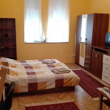 Cute Apartment Close To The Center Budapeste Exterior foto